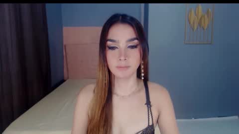 queenemeraldts online show from 10/16/25, 02:34