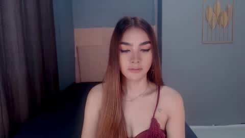 Snapshot of queenemeraldts chatting on 12/15/25, 02:05 queenemeraldts online show from 12/15/25, 02:05