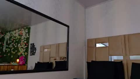 QUEENJEENN online show from 10/01/25, 12:16