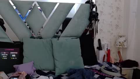 Snapshot of queenjenn__ chatting on 03/03/26, 04:51 QUEENJEENN online show from 03/03/26, 04:51
