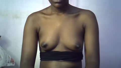 Snapshot of queenkeysha chatting on 02/09/26, 04:27 KEYSHA online show from 02/09/26, 04:27