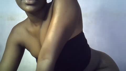 Snapshot of queenkeysha chatting on 02/11/26, 04:39 KEYSHA online show from 02/11/26, 04:39