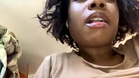 Snapshot of queenkourt chatting on 09/14/25, 03:44 Kourtney online show from 09/14/25, 03:44