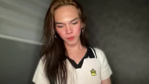 Snapshot of queenn_xxx chatting on 10/08/25, 12:58 QUEEN online show from 10/08/25, 12:58