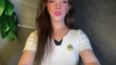 QUEEN online show from 11/30/25, 09:24