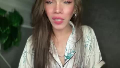 QUEEN online show from 12/14/25, 12:27