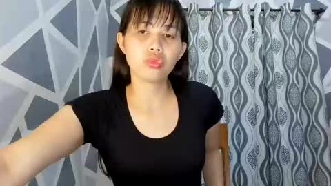 Snapshot of queennbbee chatting on 06/09/26, 07:09 queennbbee online show from 06/09/26, 07:09