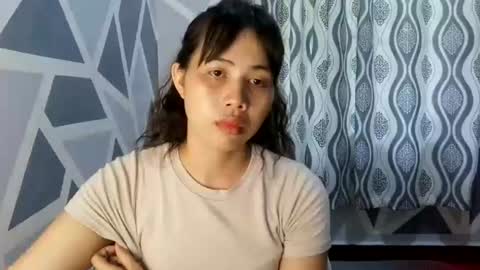 Snapshot of queennbbee chatting on 06/13/26, 06:33 queennbbee online show from 06/13/26, 06:33