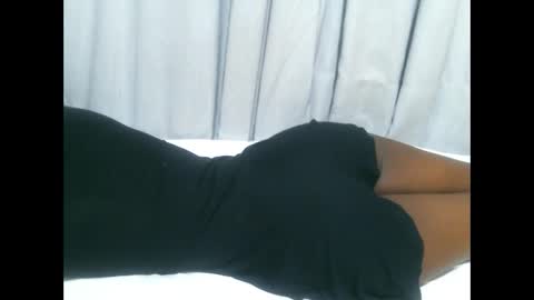 Snapshot of queenninaa chatting on 02/19/26, 04:14 queenninaa online show from 02/19/26, 04:14