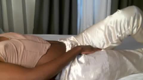 queenninaa online show from 07/04/26, 08:48