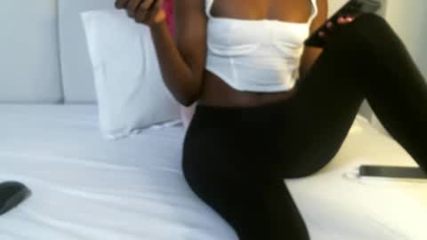 queenninaa online show from 07/19/26, 05:27