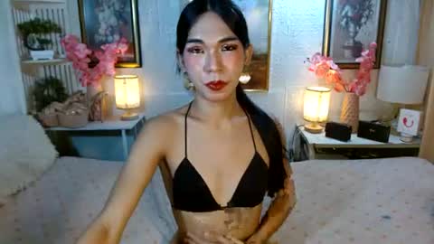 queennira online show from 06/13/26, 06:22