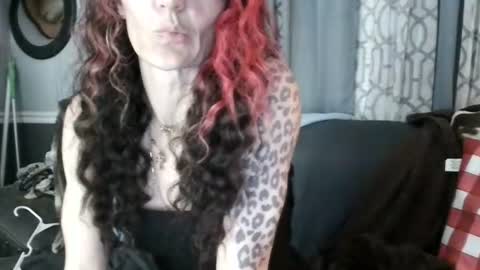 IG Juuicy  IGGE Gezzzy   online show from 07/18/26, 01:54