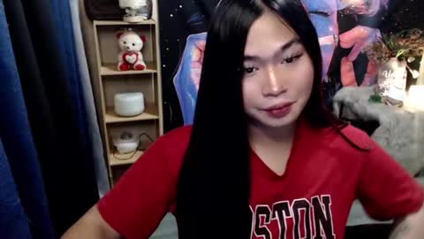 Snapshot of queenofcum169xx chatting on 11/17/25, 04:35 Mikka online show from 11/17/25, 04:35