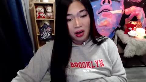 Snapshot of queenofcum169xx chatting on 11/24/25, 03:56 Mikka online show from 11/24/25, 03:56