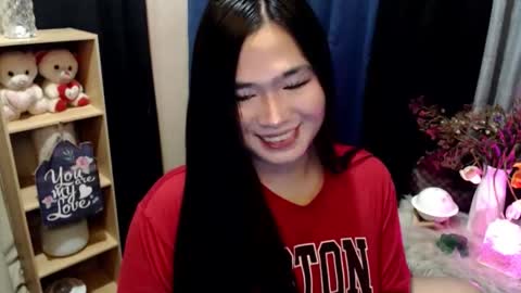 Snapshot of queenofcum169xx chatting on 12/05/25, 06:15 Mikka online show from 12/05/25, 06:15