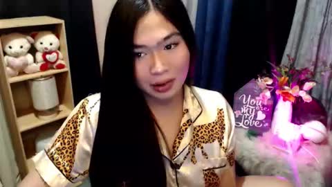 Snapshot of queenofcum169xx chatting on 12/20/25, 10:06 Mikka online show from 12/20/25, 10:06