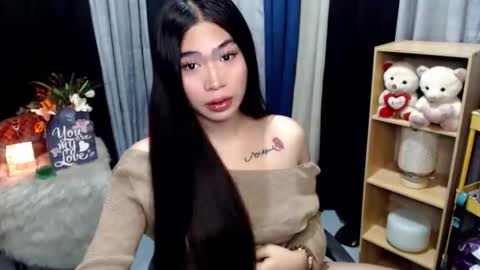 Snapshot of queenofcum169xx chatting on 05/01/26, 05:17 Mikka online show from 05/01/26, 05:17