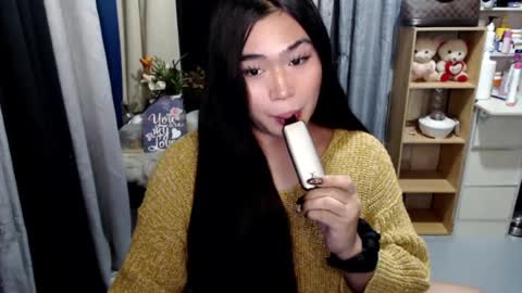 Mikka online show from 07/19/26, 04:22