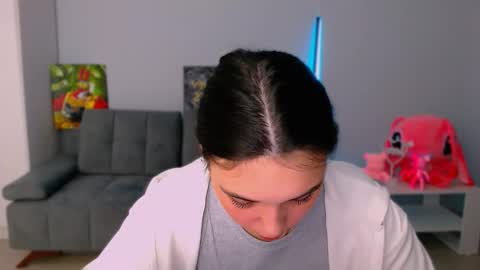 Snapshot of queenofthesense chatting on 11/06/25, 05:14 Patricia online show from 11/06/25, 05:14