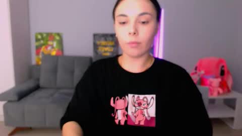 Snapshot of queenofthesense chatting on 11/13/25, 05:56 Patricia online show from 11/13/25, 05:56