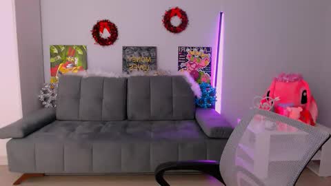 Snapshot of queenofthesense chatting on 11/23/25, 10:15 Patricia online show from 11/23/25, 10:15