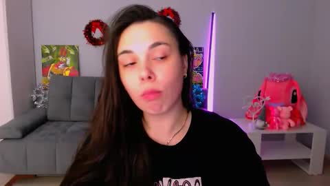 Snapshot of queenofthesense chatting on 11/28/25, 04:09 Patricia online show from 11/28/25, 04:09