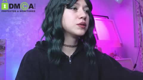 Snapshot of queenofwandss chatting on 11/01/25, 02:41 follow my new insta online show from 11/01/25, 02:41