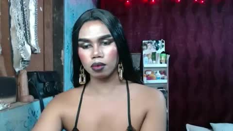 Snapshot of queenpinayebony_xx chatting on 03/27/26, 02:17 queenpinayebony_xx online show from 03/27/26, 02:17