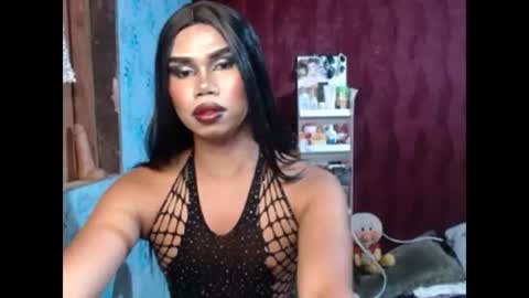 Snapshot of queenpinayebony_xx chatting on 03/28/26, 02:27 queenpinayebony_xx online show from 03/28/26, 02:27