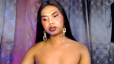 Snapshot of queenpinayebony_xx chatting on 05/31/26, 01:29 queenpinayebony_xx online show from 05/31/26, 01:29