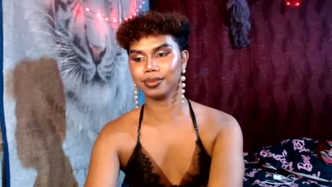 Snapshot of queenpinayebony_xx chatting on 06/21/26, 11:57 queenpinayebony_xx online show from 06/21/26, 11:57