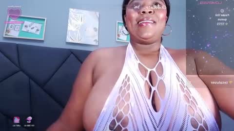 Snapshot of queenrachelbrown chatting on 03/16/26, 09:19 queenrachelbrown online show from 03/16/26, 09:19