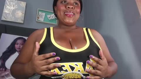 Snapshot of queenrachelbrown chatting on 04/24/26, 11:56 queenrachelbrown online show from 04/24/26, 11:56
