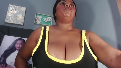 Snapshot of queenrachelbrown chatting on 04/26/26, 11:41 queenrachelbrown online show from 04/26/26, 11:41
