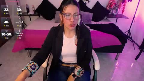 Snapshot of queenrose94 chatting on 02/19/26, 01:51 queenrose94 online show from 02/19/26, 01:51