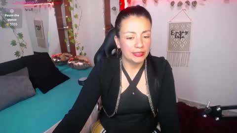 Snapshot of queenrose94 chatting on 02/25/26, 03:54 queenrose94 online show from 02/25/26, 03:54