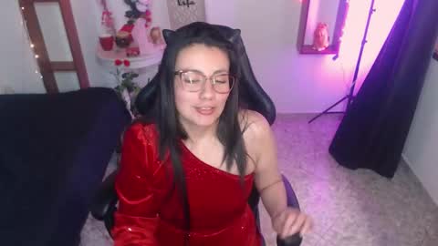 Snapshot of queenrose94 chatting on 03/07/26, 04:37 queenrose94 online show from 03/07/26, 04:37