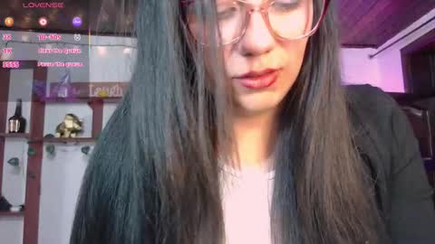 Snapshot of queenrose94 chatting on 03/16/26, 12:42 queenrose94 online show from 03/16/26, 12:42