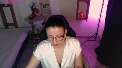 Snapshot of queenrose94 chatting on 03/30/26, 12:39 queenrose94 online show from 03/30/26, 12:39