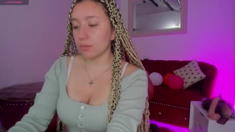 Queen Rose  online show from 02/12/25, 12:12