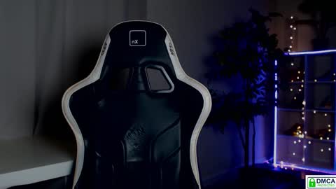 Snapshot of queensy_sins_x chatting on 09/12/25, 09:48 Queensy online show from 09/12/25, 09:48