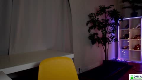 Queensy online show from 05/23/26, 04:44