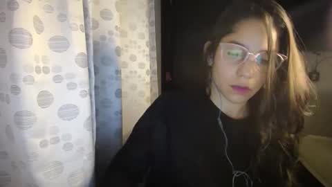 Snapshot of queenvictoria2023 chatting on 01/11/25, 03:23 Paola online show from 01/11/25, 03:23