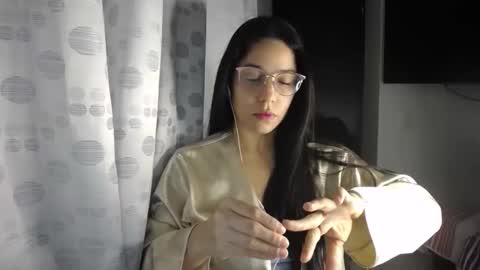 Snapshot of queenvictoria2023 chatting on 03/20/26, 04:06 Paola online show from 03/20/26, 04:06