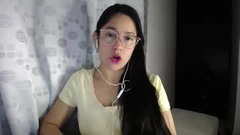 Snapshot of queenvictoria2023 chatting on 03/25/26, 04:29 Paola online show from 03/25/26, 04:29