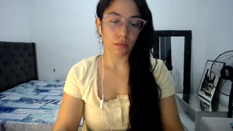 Paola online show from 07/31/26, 04:23