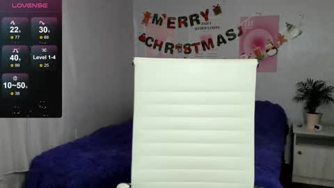 Snapshot of queitsharm_ chatting on 12/17/25, 06:30 Anna online show from 12/17/25, 06:30