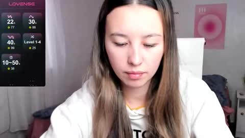 Snapshot of queitsharm_ chatting on 02/06/26, 06:29 Anna online show from 02/06/26, 06:29