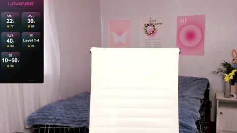 Snapshot of queitsharm_ chatting on 03/31/26, 06:03 Anna online show from 03/31/26, 06:03